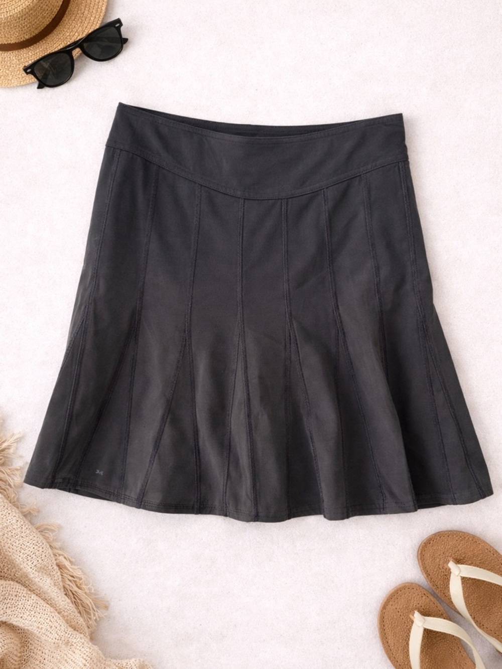 Athleta Black Flared Athletic Skirt Size 0 Ponte Performance Skirt Zip Pocket